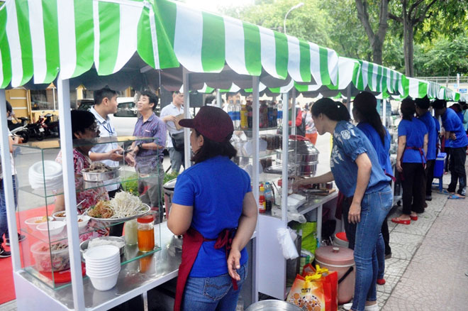 ẩm-thực-hàng-rong-quận-1-tây-ninh24h (10).jpg