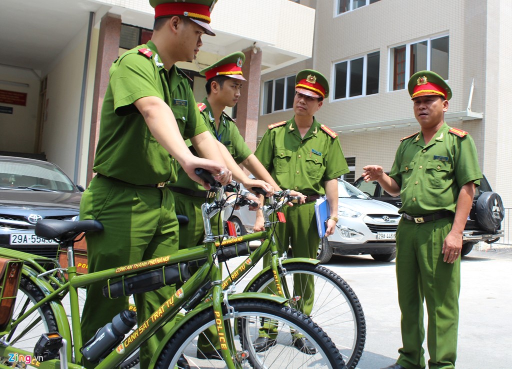 canh-sat-ha-noi-di-tuan-tra-bang-xe-dap-dac-chung.jpg