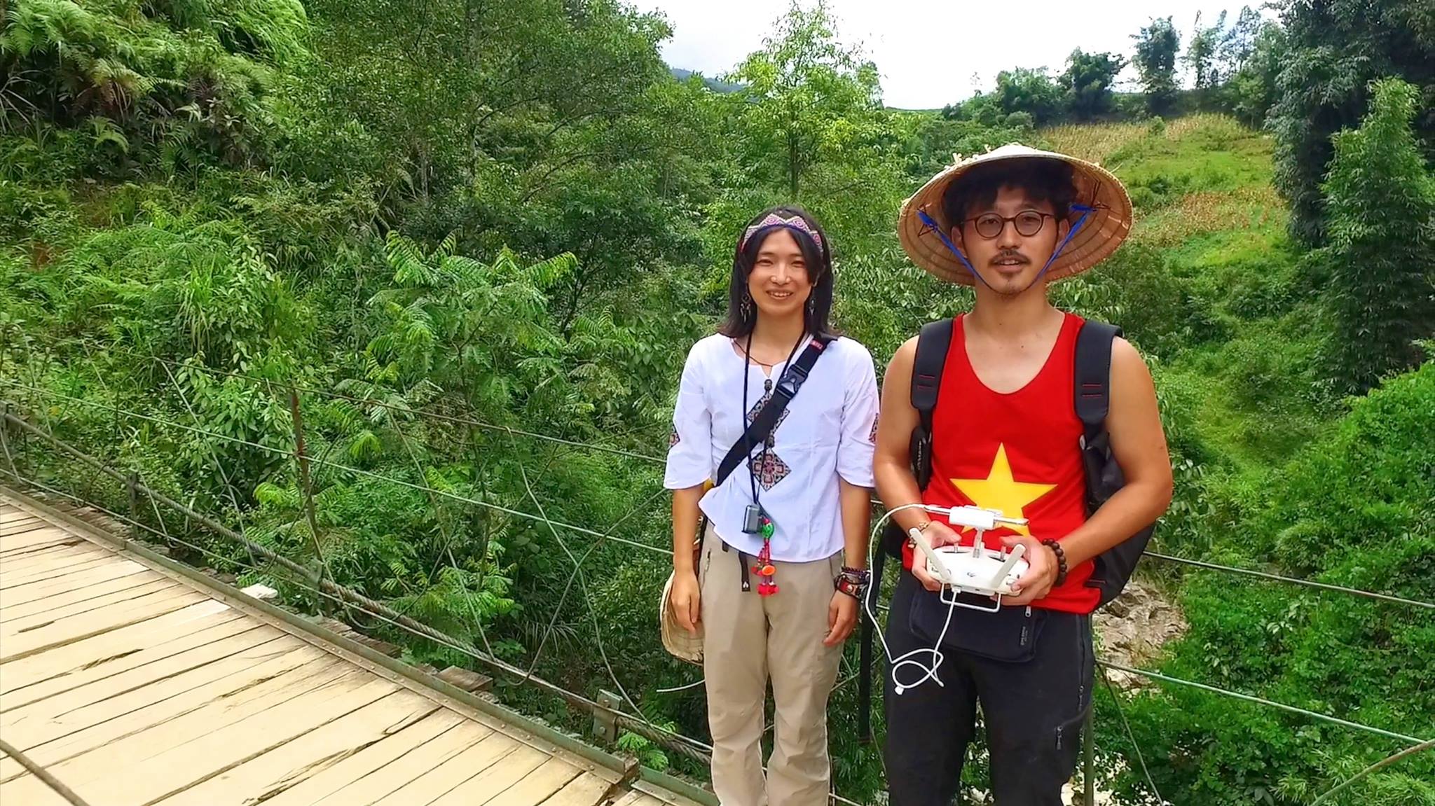 ngay-valentine-xem-flycam-cap-doi-di-trang-mat-qua-48-nuoc.jpg