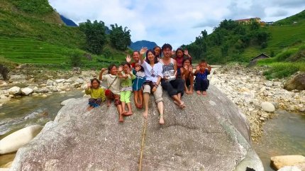 ngay-valentine-xem-flycam-cap-doi-di-trang-mat-qua-48-nuoc-01.jpg